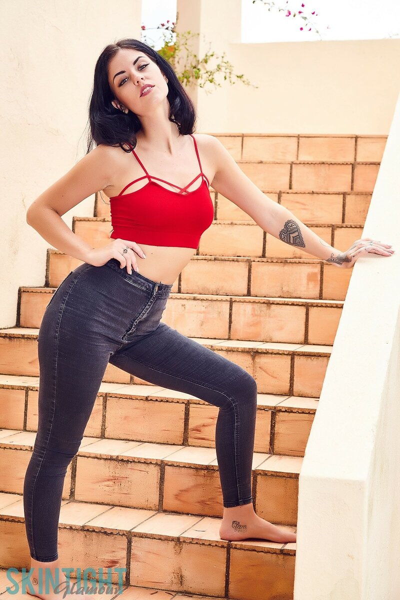 Евгения, 24